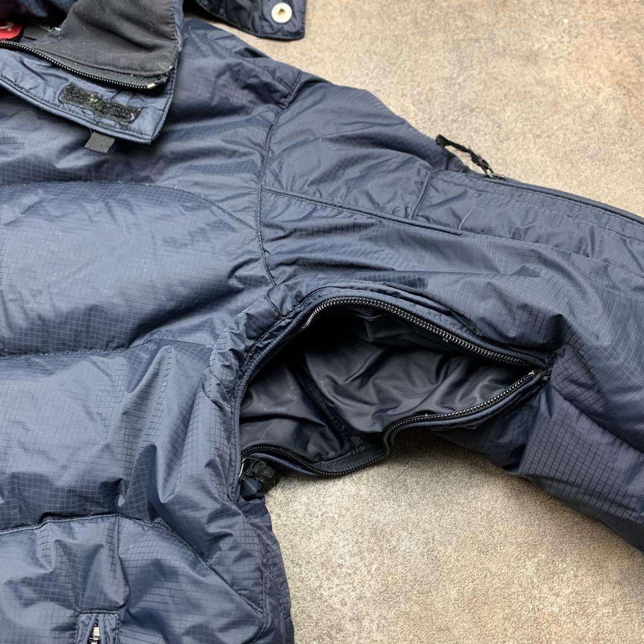 Oakley Software 00s navy puffer utilised ski jacket
