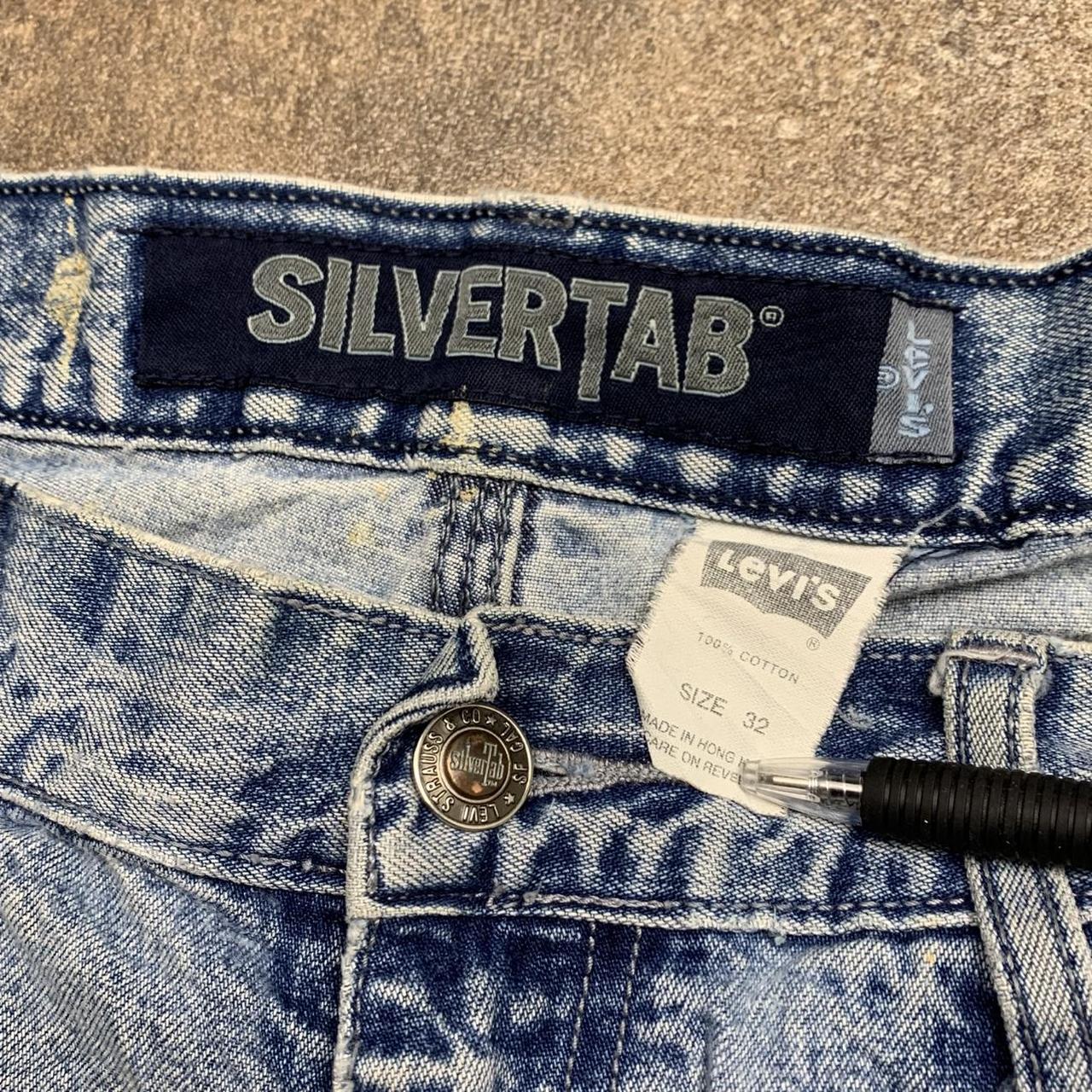 Levi’s Silvertab 90s baggy carpenter jorts (32")