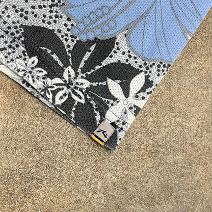 Rusty 00s white blue floral graphic Hawaiian shirt