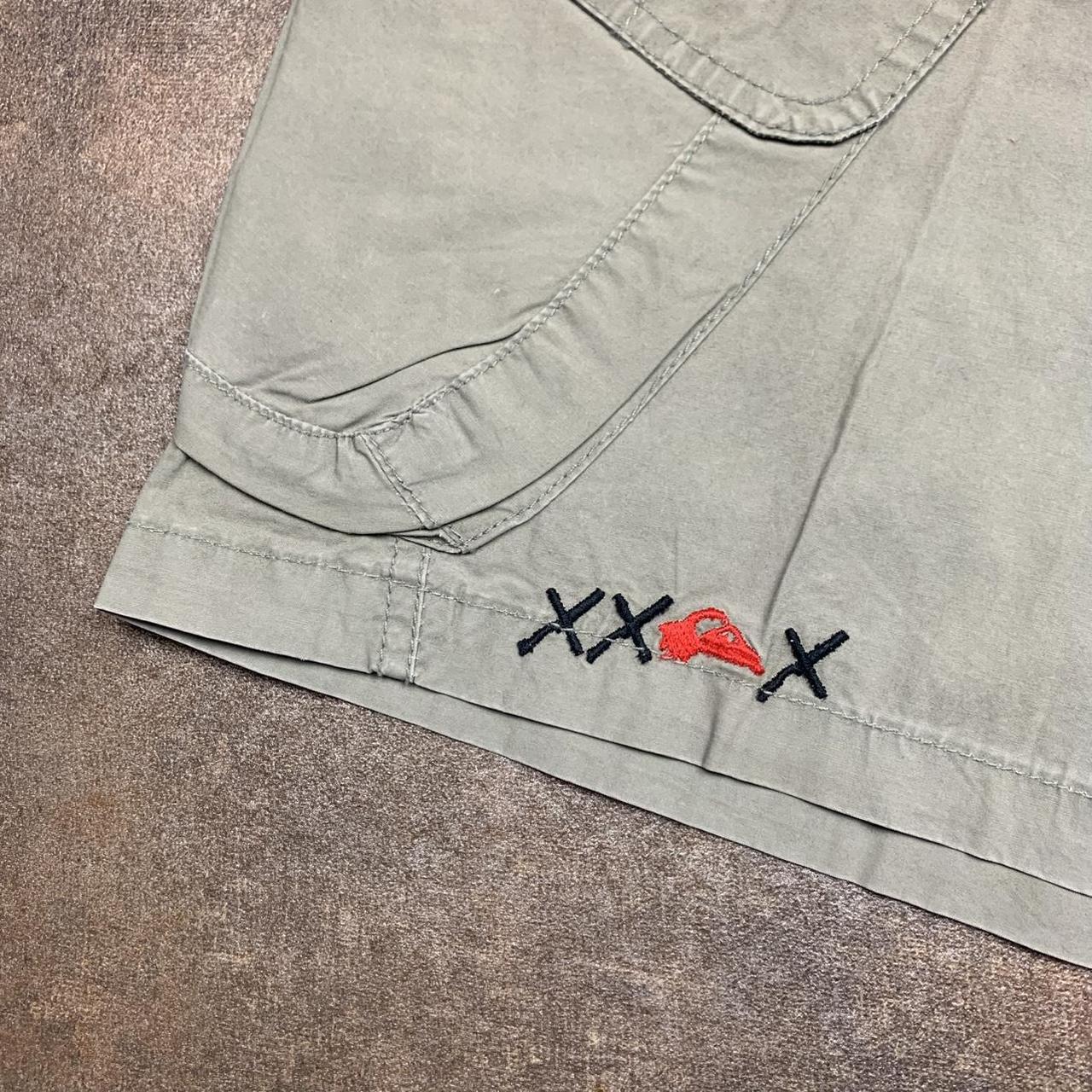 Quiksilver 00s green graphic baggy cargo shorts