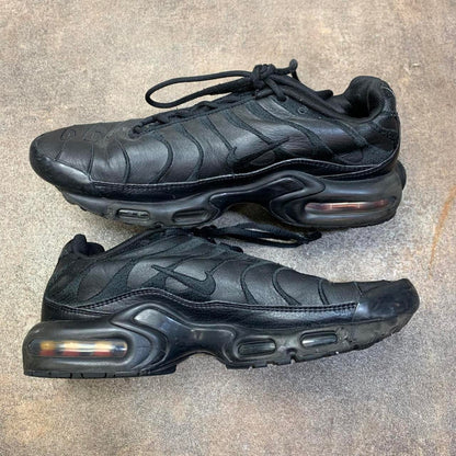 Nike TN black trainers