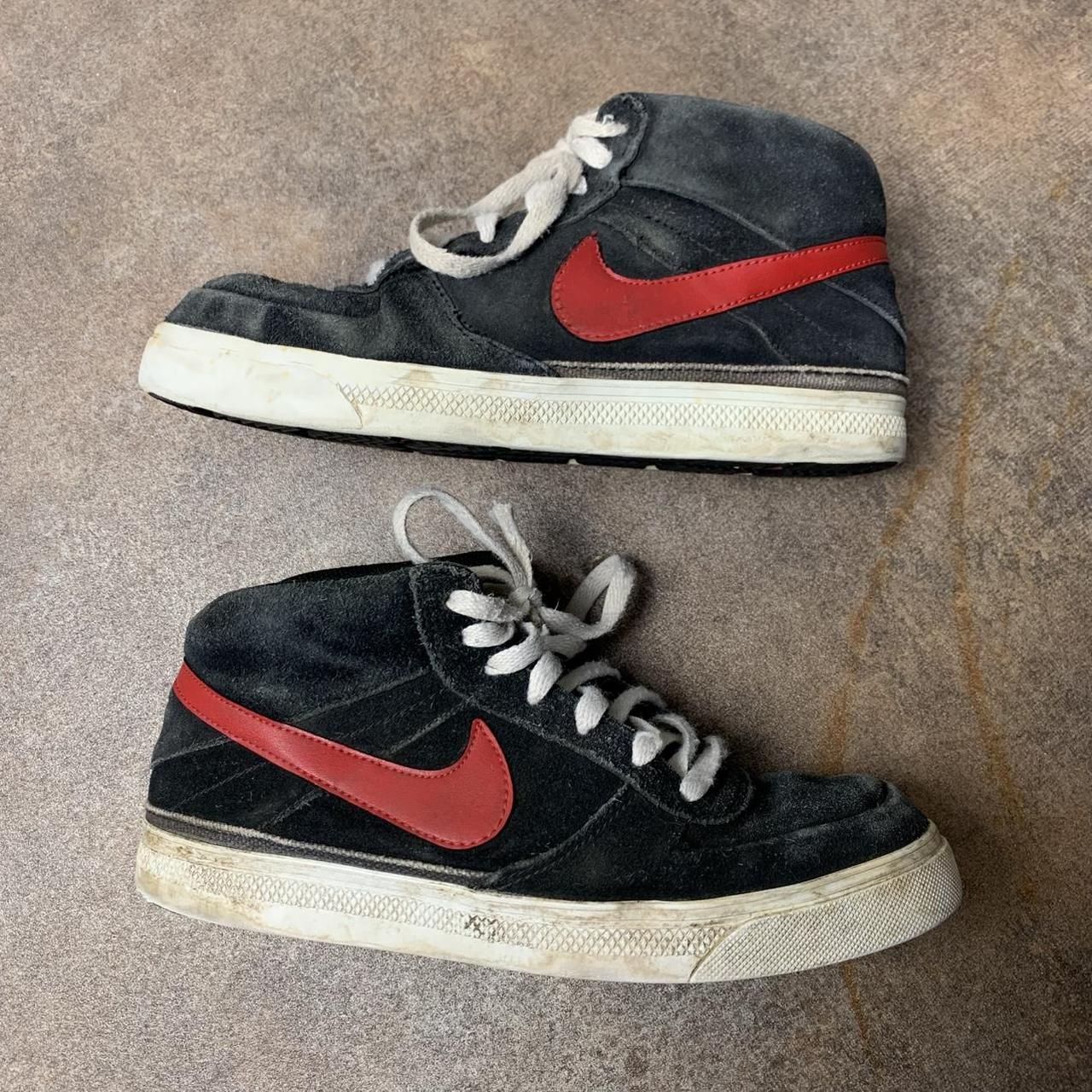 Nike 6.0 black 00s red skate trainers