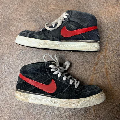 Nike 6.0 black 00s red skate trainers