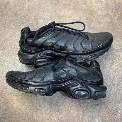 Nike TN black trainers