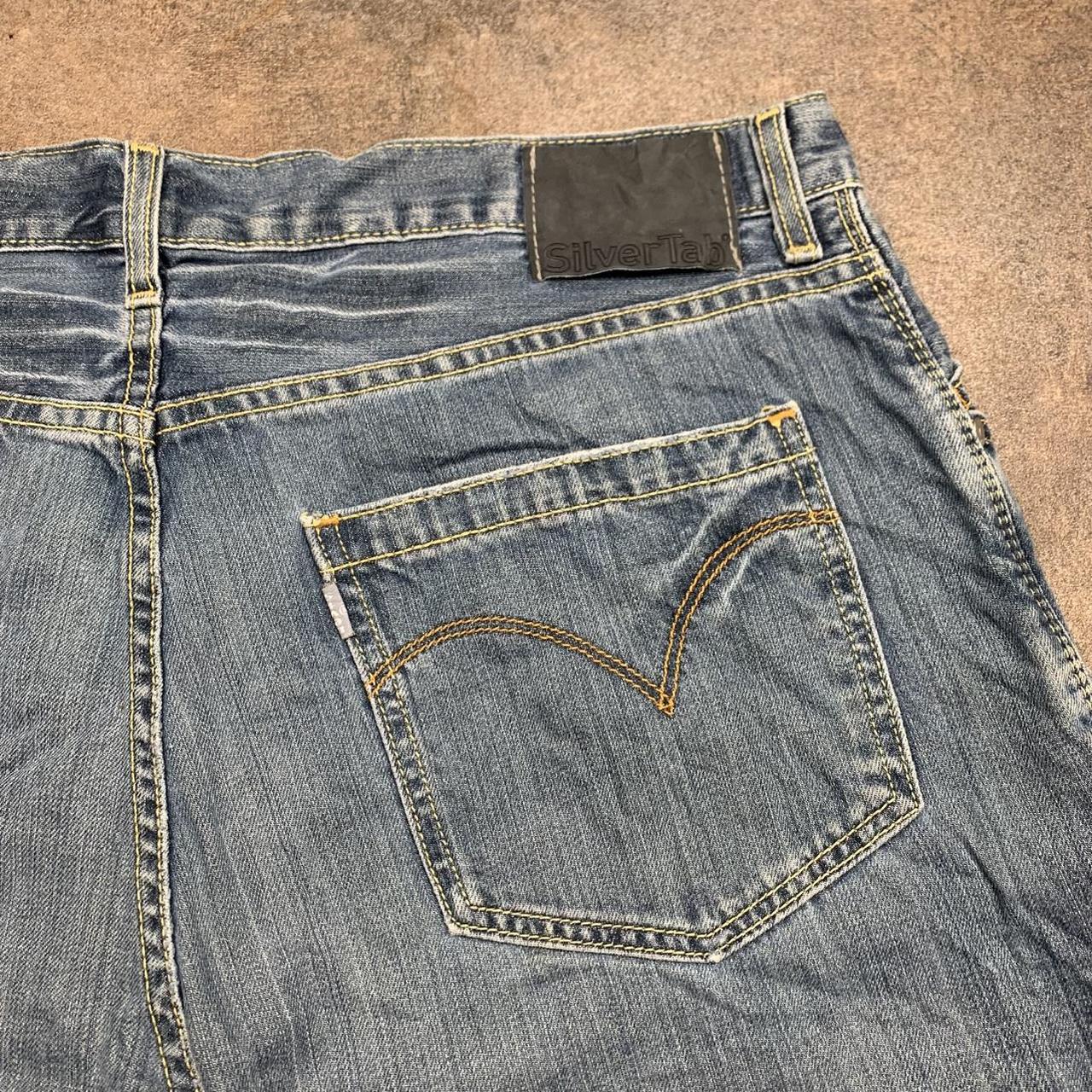Levi’s Silvertab 00s baggy jorts (36")