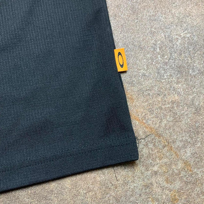 Oakley Software 90s black graphic breathable gym tee