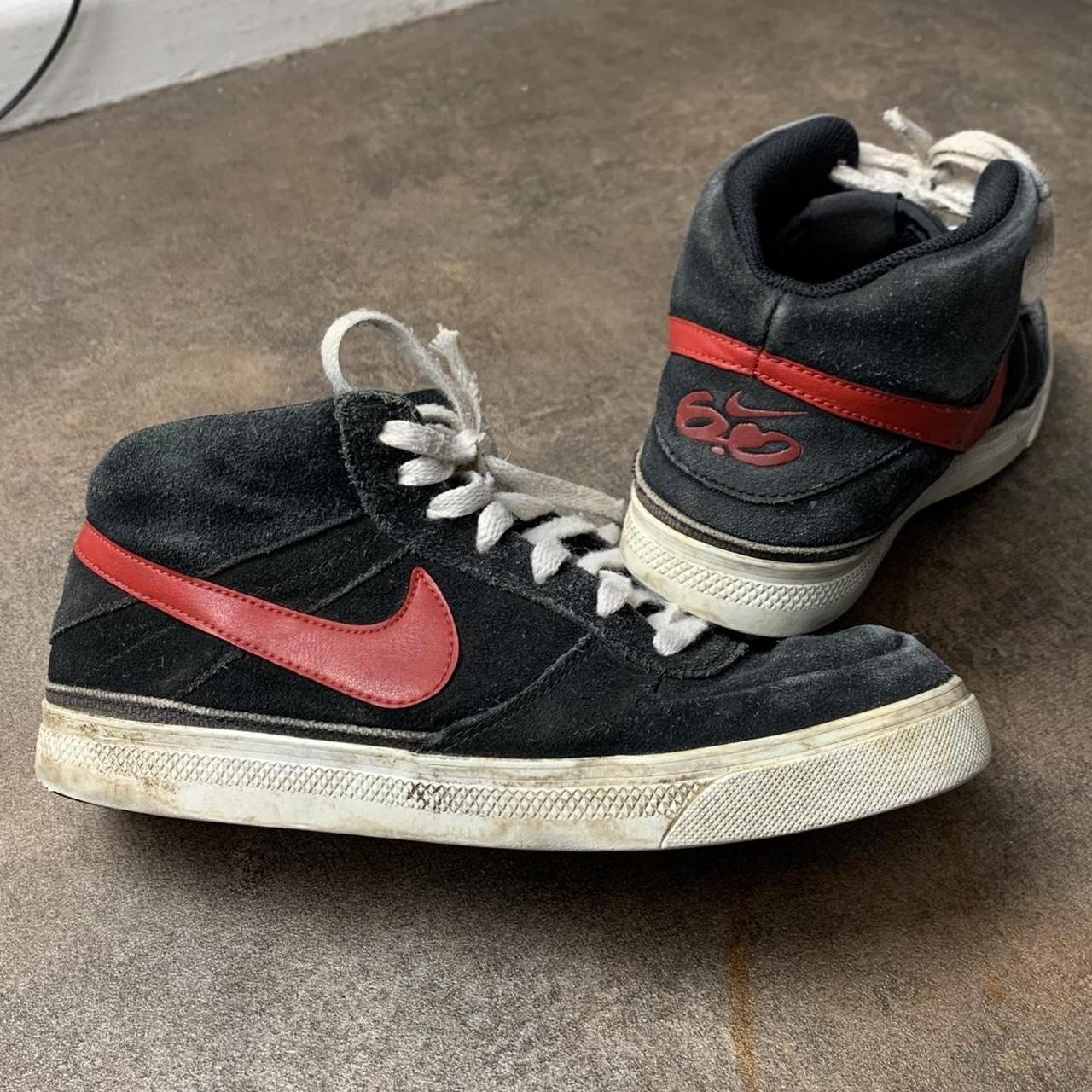 Nike 6.0 black 00s red skate trainers