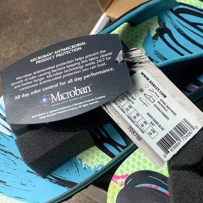 Oakley 00s Canvas graphic flip flops