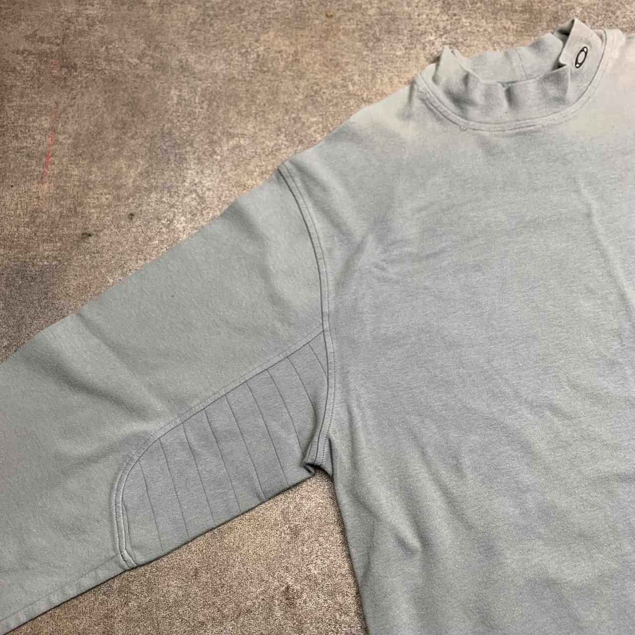Oakley Software 00s light grey long sleeve tee