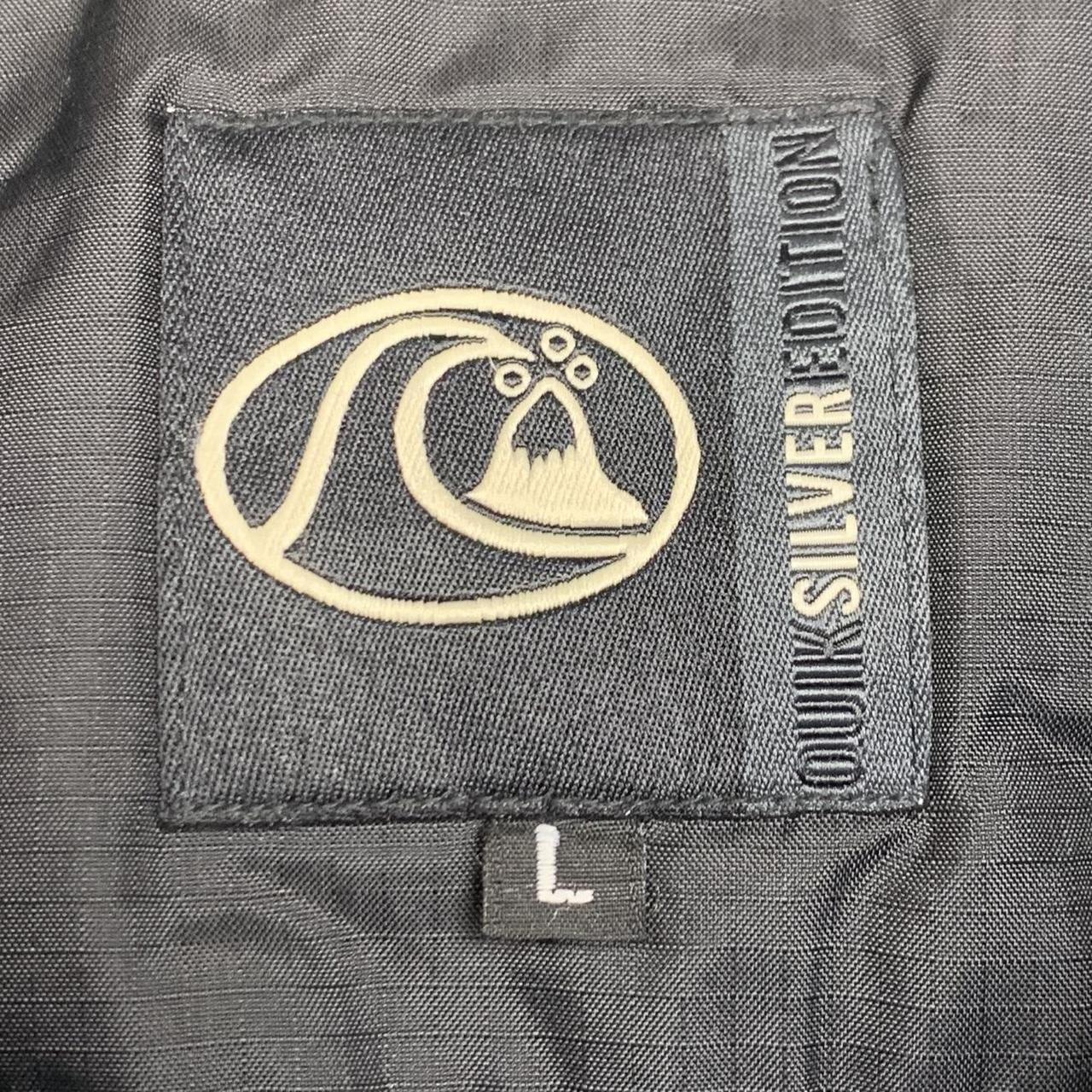 Quiksilver 90s black puffer jacket (L)