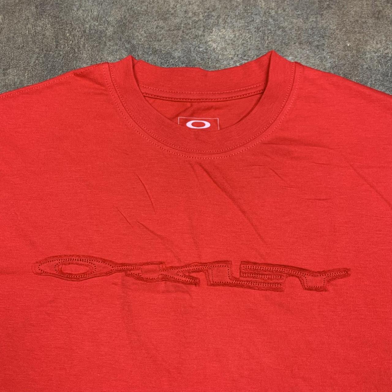 Oakley 00s red cut and sew graphic tee