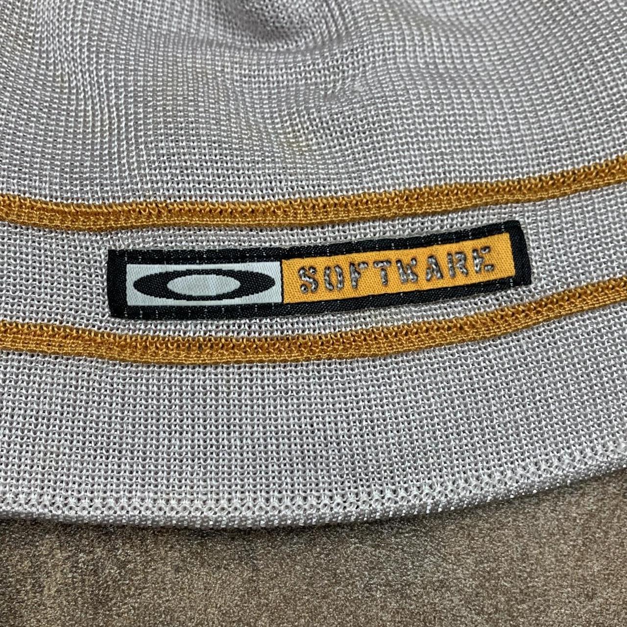 Oakley Software 90s graphic grey lined beanie