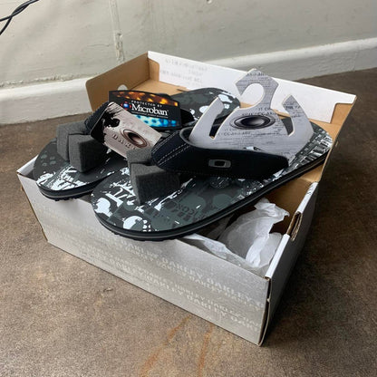 Oakley 00s deadstock black flip flops (9)