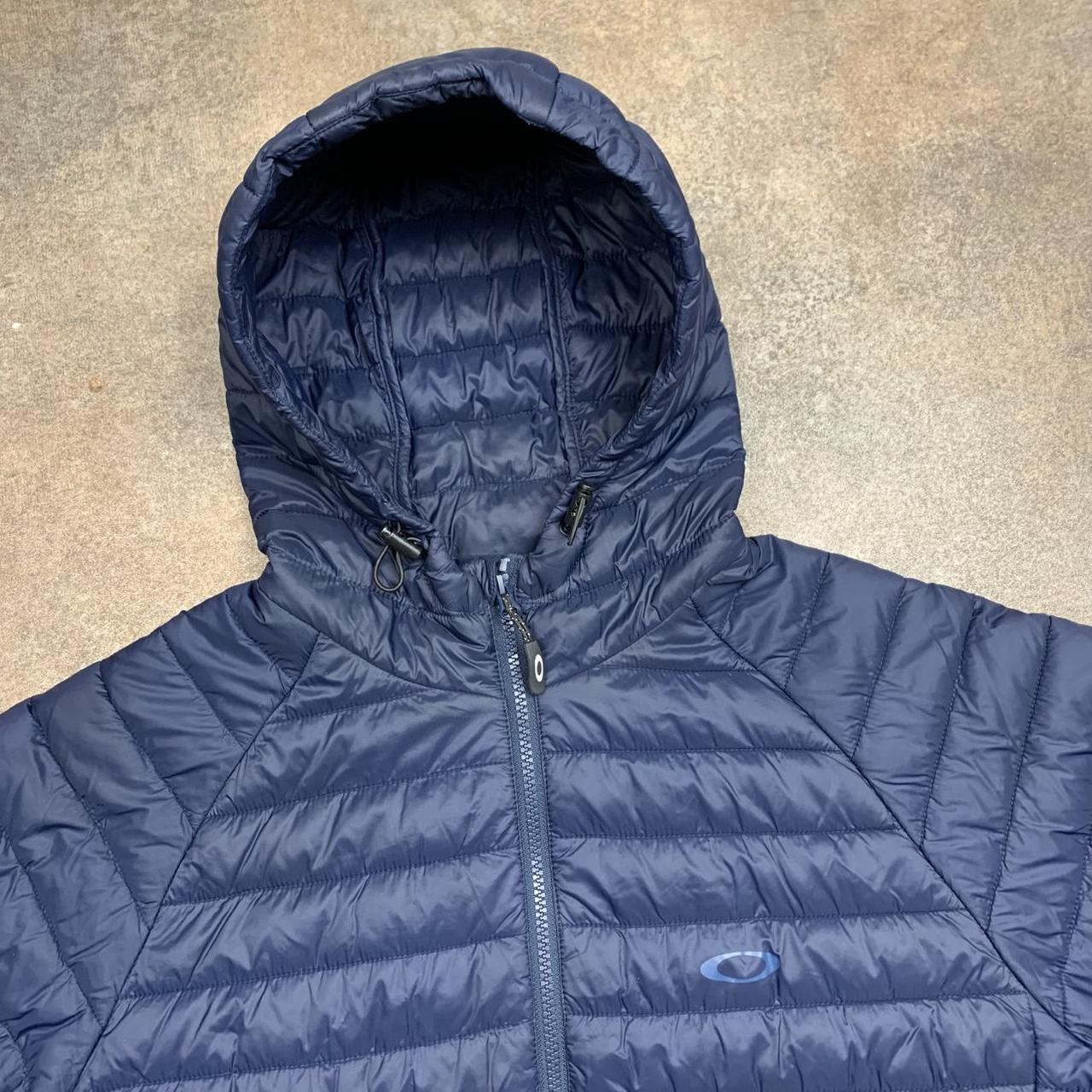 Oakley utilised navy puffer jacket (L)