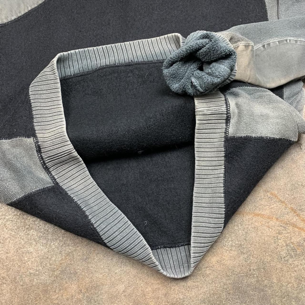 Quiksilver 00s black grey boxy sweatshirt