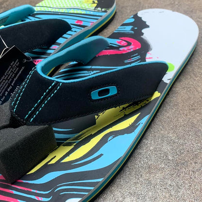 Oakley 00s Canvas graphic flip flops