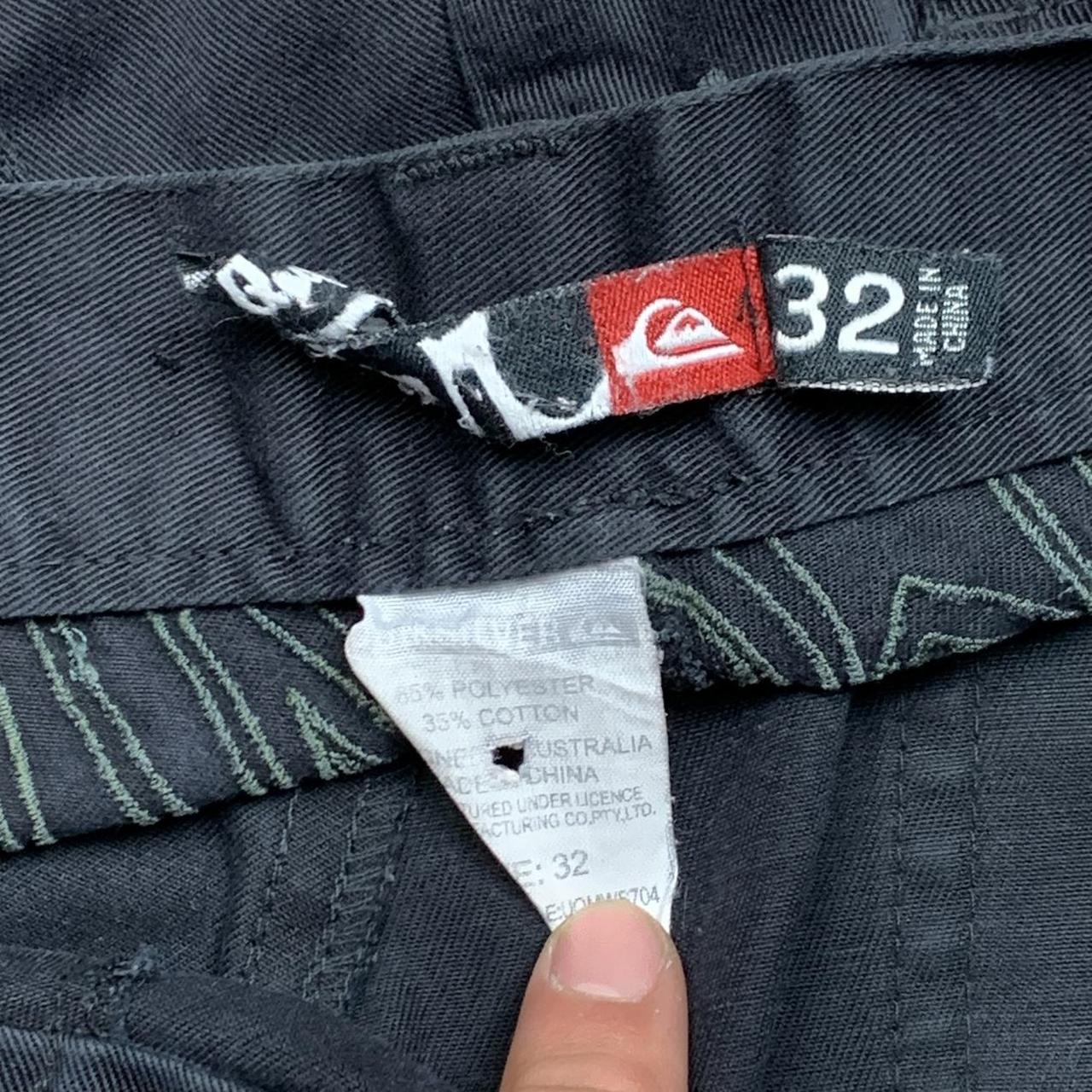 Quiksilver 00s black navy graphic baggy jorts
