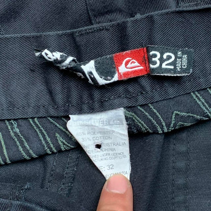Quiksilver 00s black navy graphic baggy jorts