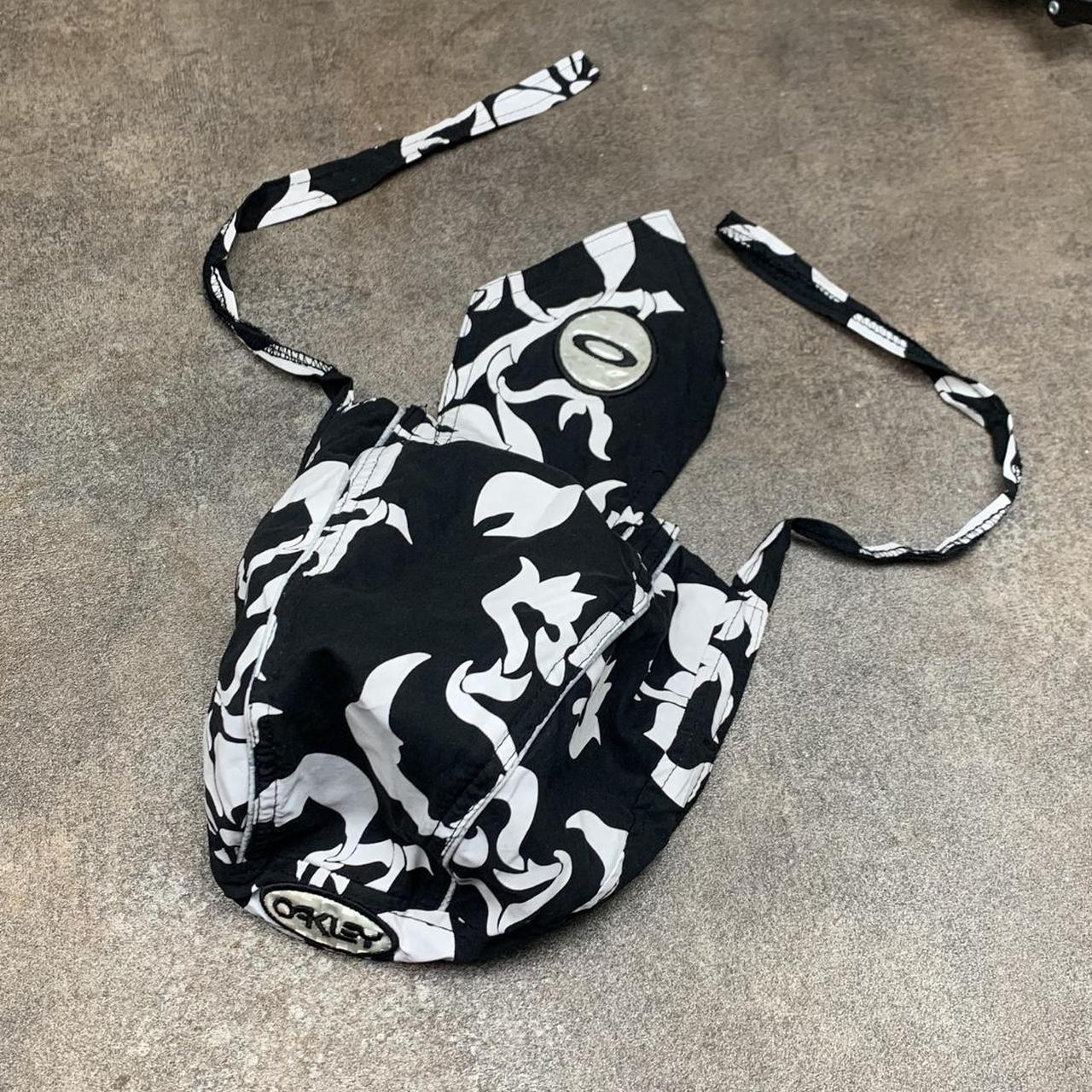 Oakley Software 90s floral black white graphic bandana
