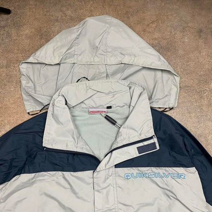 Quiksilver 90s light grey navy rain coat