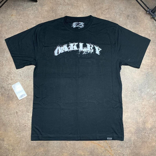Oakley 00s black graphic tee