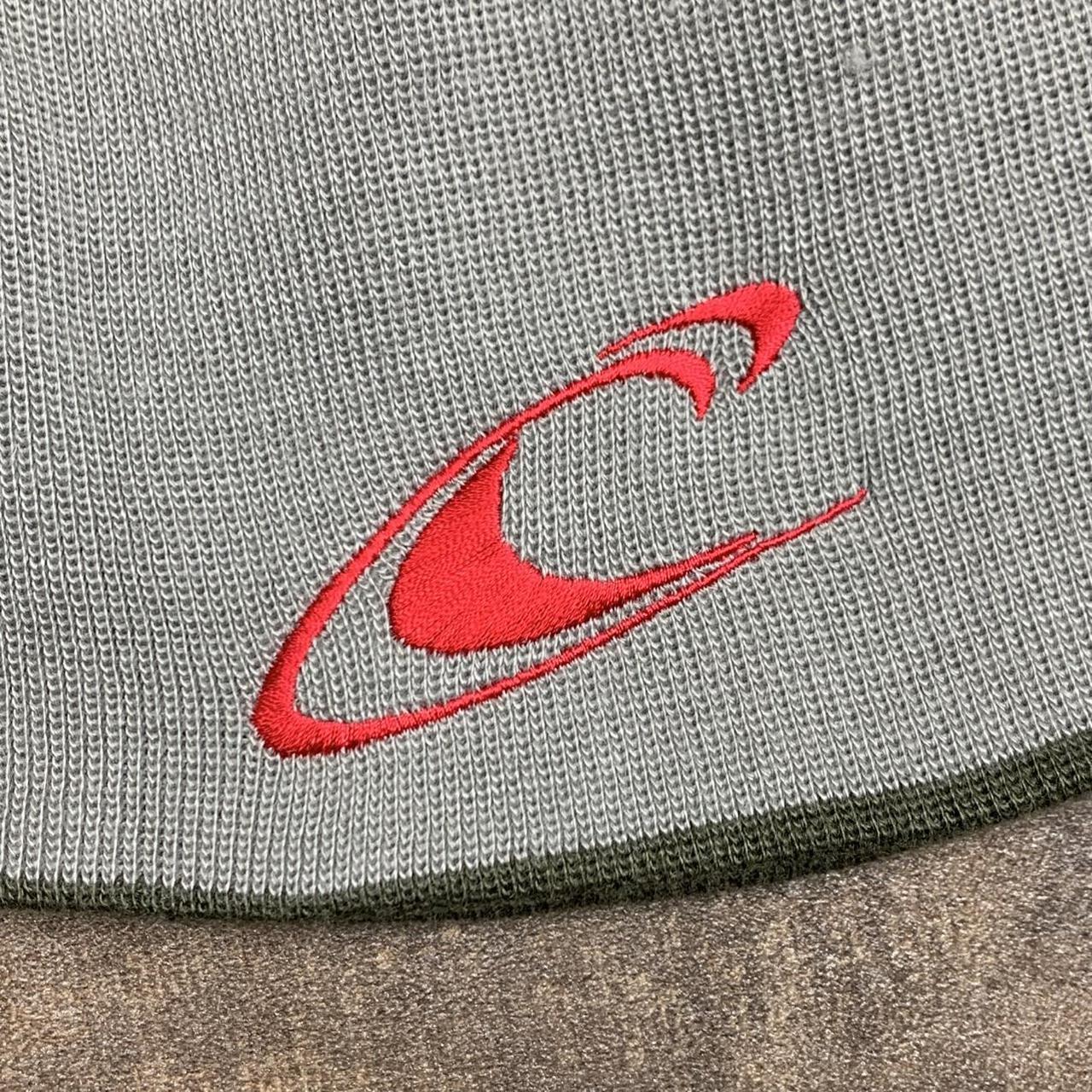 O’Neill 00s reversible grey brown graphic beanie