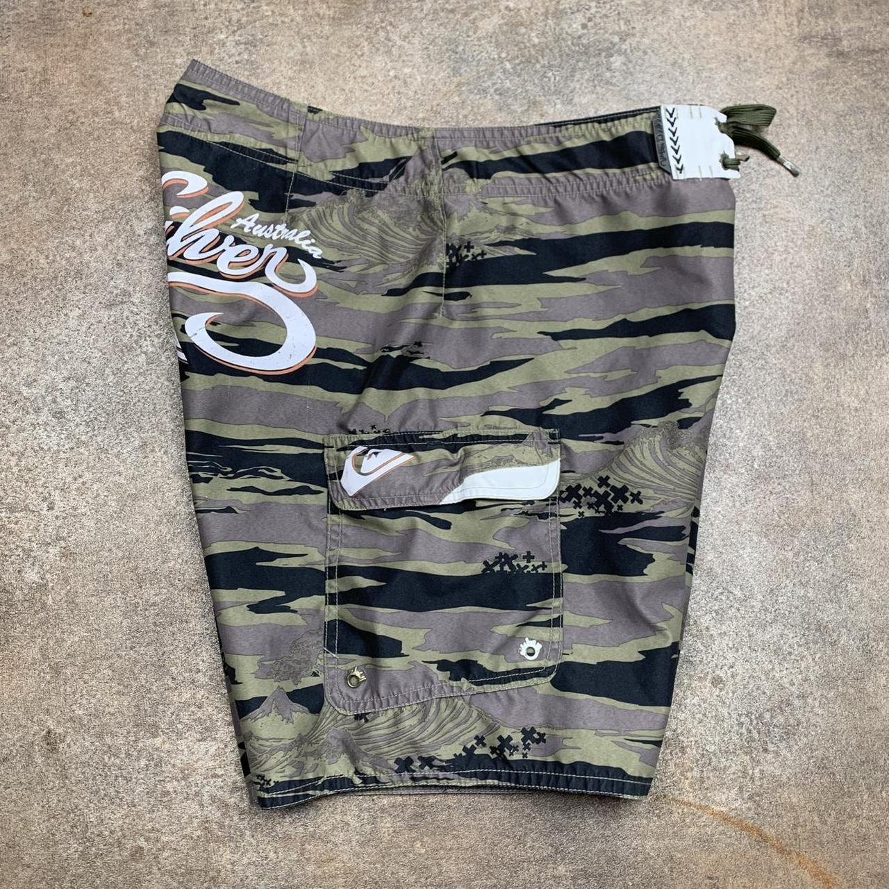 Quiksilver 00s graphic boardshorts (S)