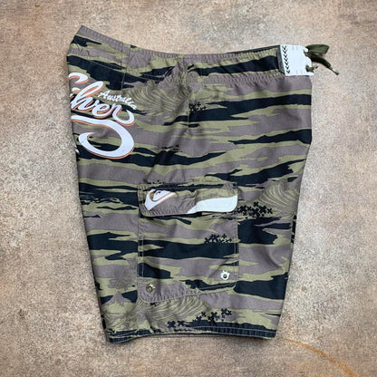 Quiksilver 00s graphic boardshorts (S)